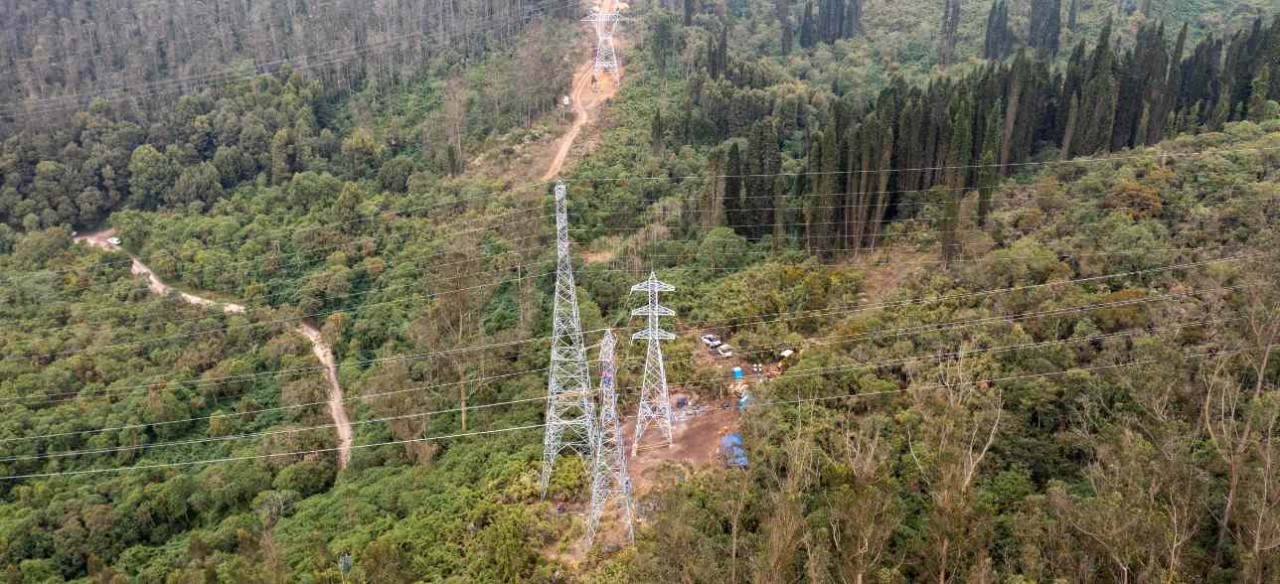 Obras de infraestructura de energía de Enel Grids Colombia en las líneas de transmisión Nueva Esperanza-Indumil para el desarrollo urbano en Bogotá y Cundinamarca.