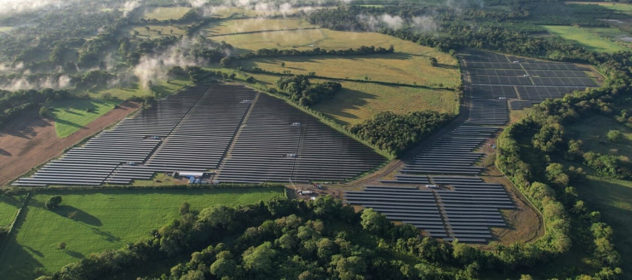 Con 11 parques solares, Enel Panamá contribuye con la matriz energética del país, haciéndola más limpia y diversa.